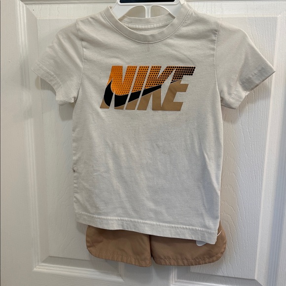 Nike size 5 Dri-Fit polo and short set - Picture 2 of 8